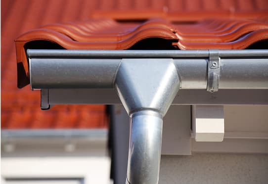 Steel seamless gutters